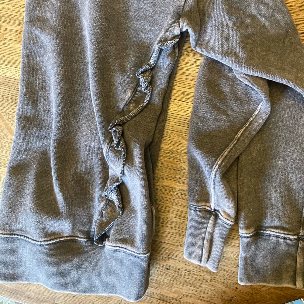 A&F sweatshirt